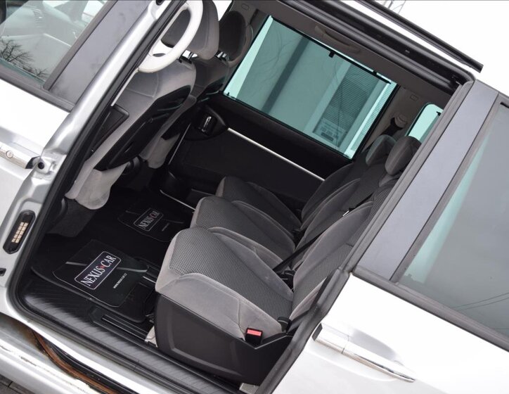 Peugeot 807 MPV 2,0 l 100 kw