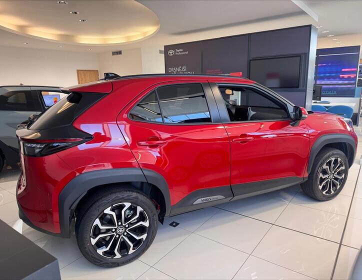 Toyota Yaris Cross 4