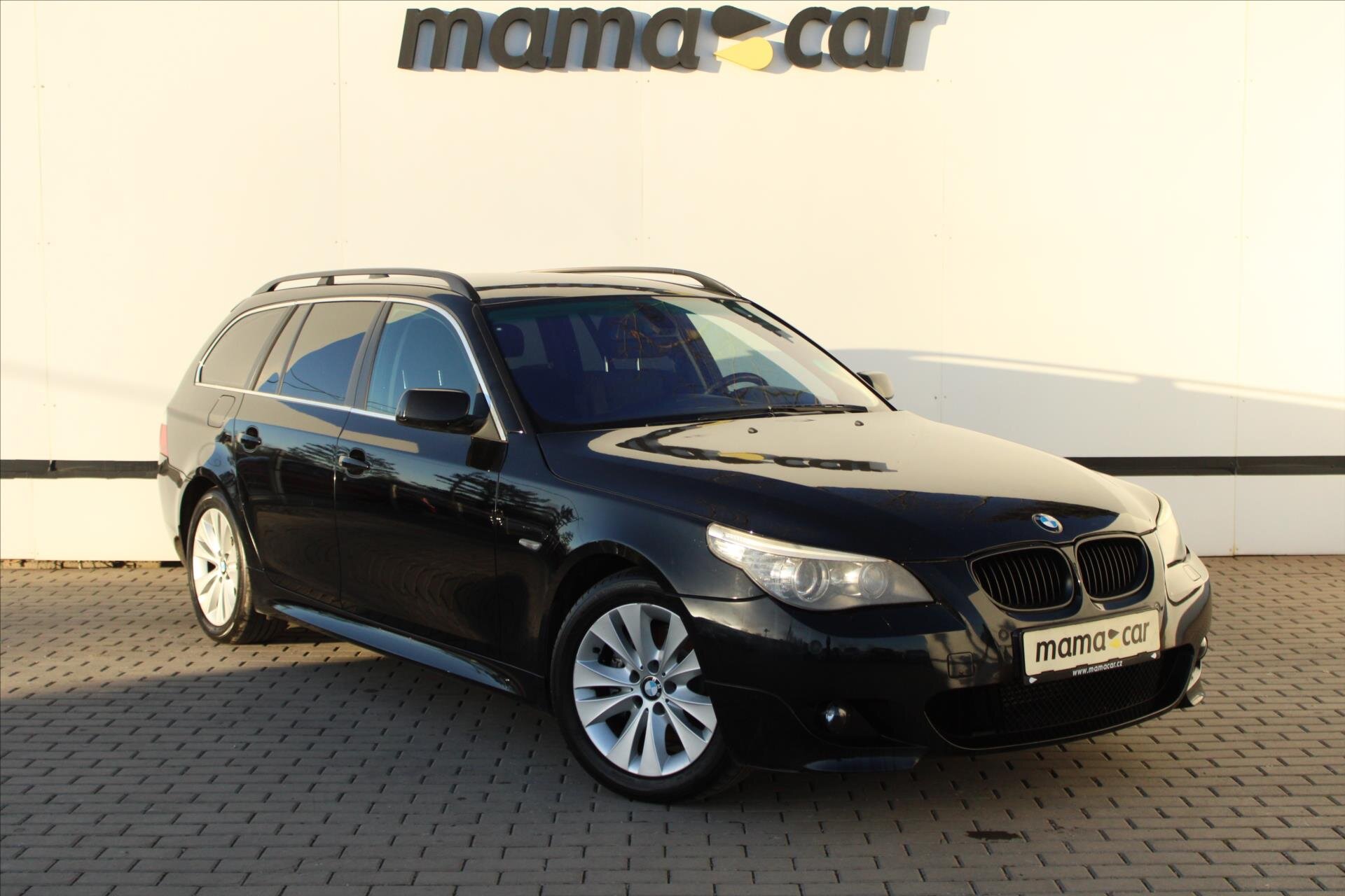 BMW Řada 5 Kombi 3,0 l 145 kw