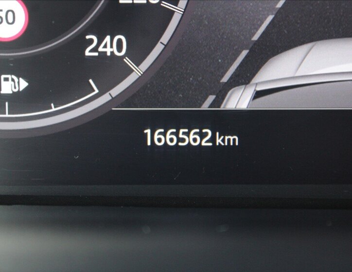 Land Rover Discovery 9