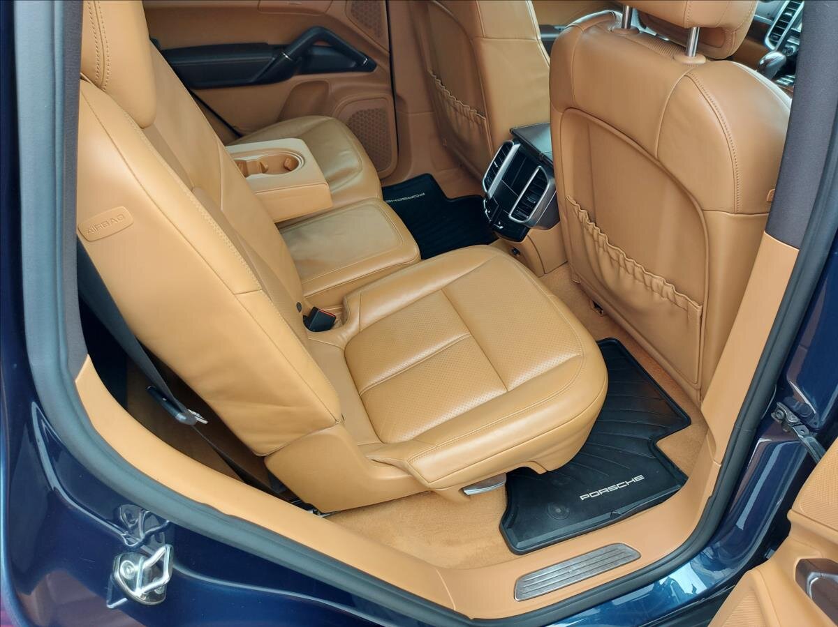 Porsche Cayenne SUV / Terénní 3,0 l 245 kw