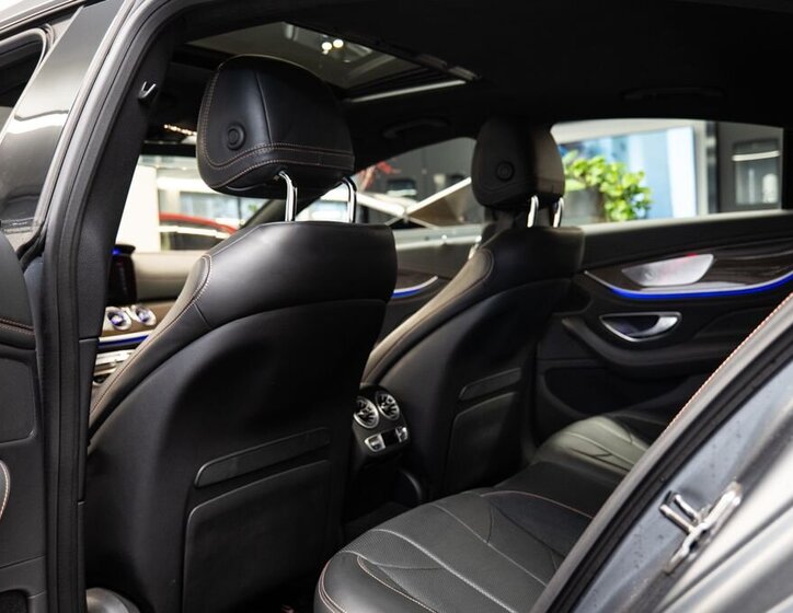 Mercedes-Benz CLS Sedan 3,0 l 320 kw