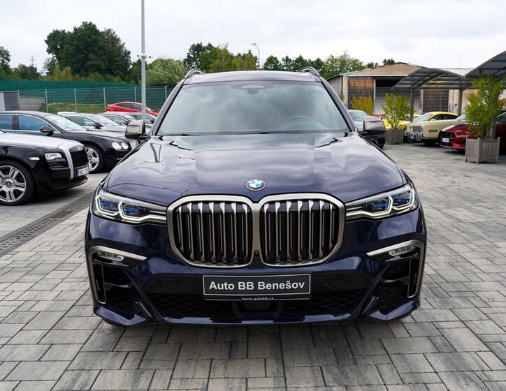 BMW X7 1
