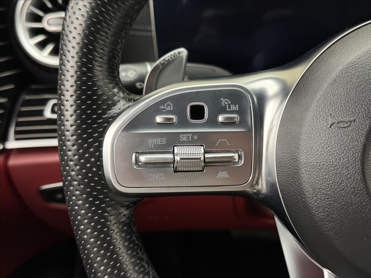 Mercedes-Benz CLS Sedan 3,0 l 320 kw