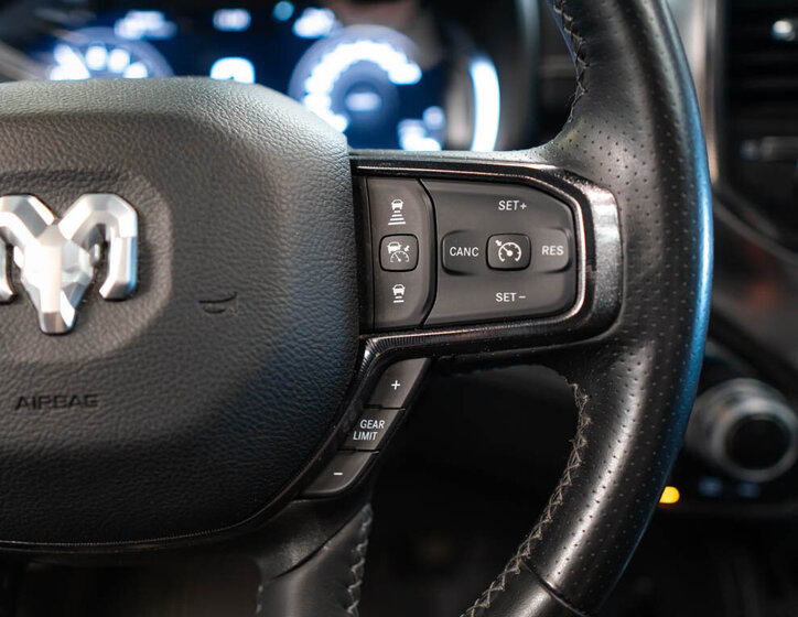 Dodge RAM Pick-up 6,4 l 306 kw