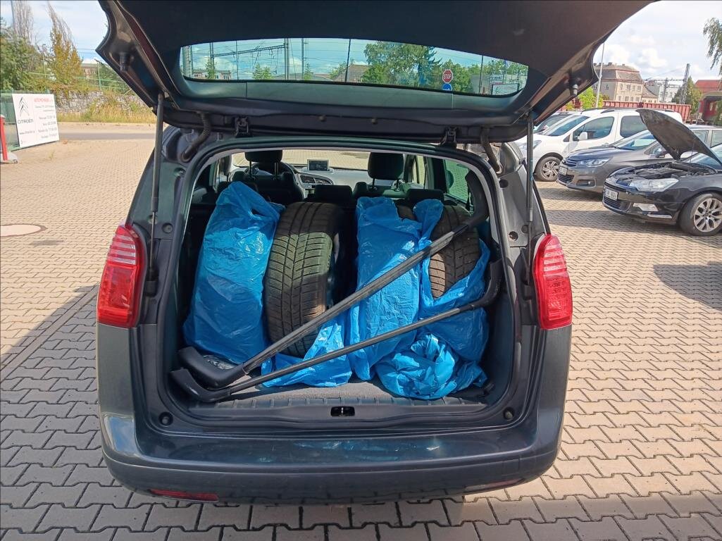 Peugeot 5008 MPV 1,6 l 88 kw