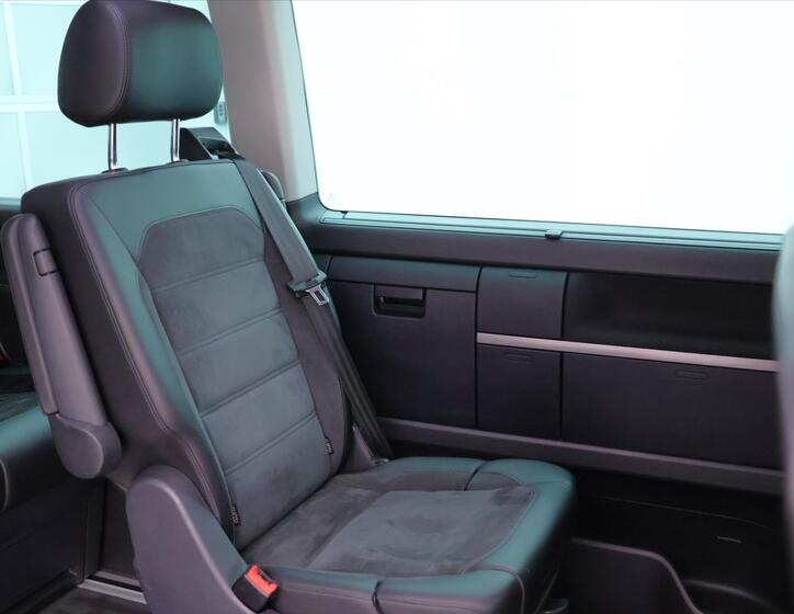 Volkswagen Multivan 12