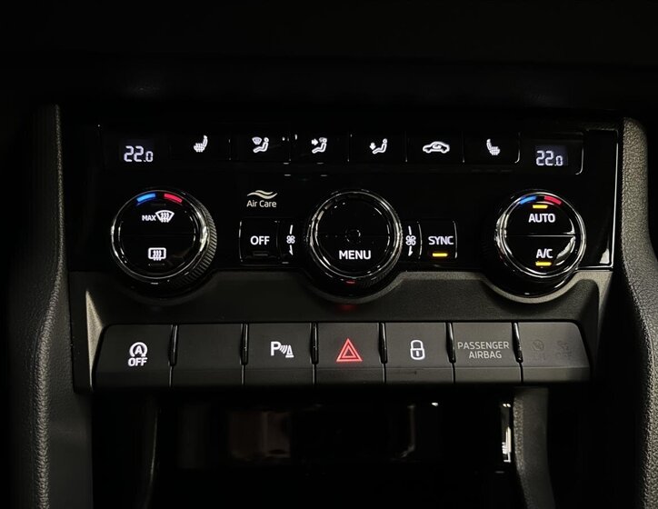 Škoda Karoq SUV / Terénní 1,5 l 110 kw