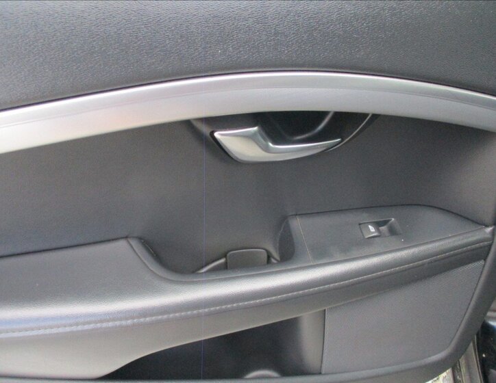 Volvo V70 Kombi 2,0 l 133 kw