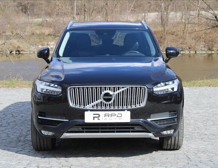 Volvo XC90 SUV / Terénní 2,0 l 165 kw