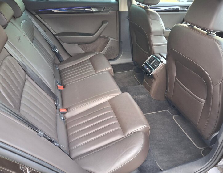 Škoda Superb Sedan / Limuzína 2,0 l 140 kw