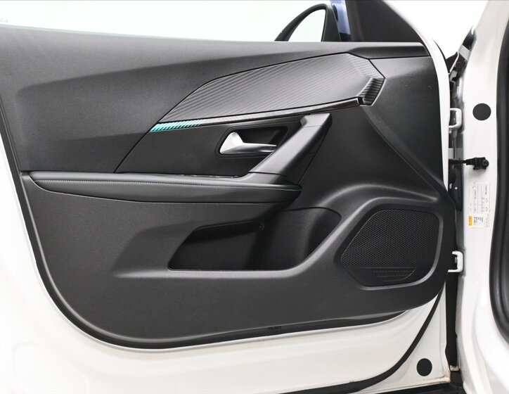 Peugeot 2008 SUV / Terénní 1,5 l 81 kw