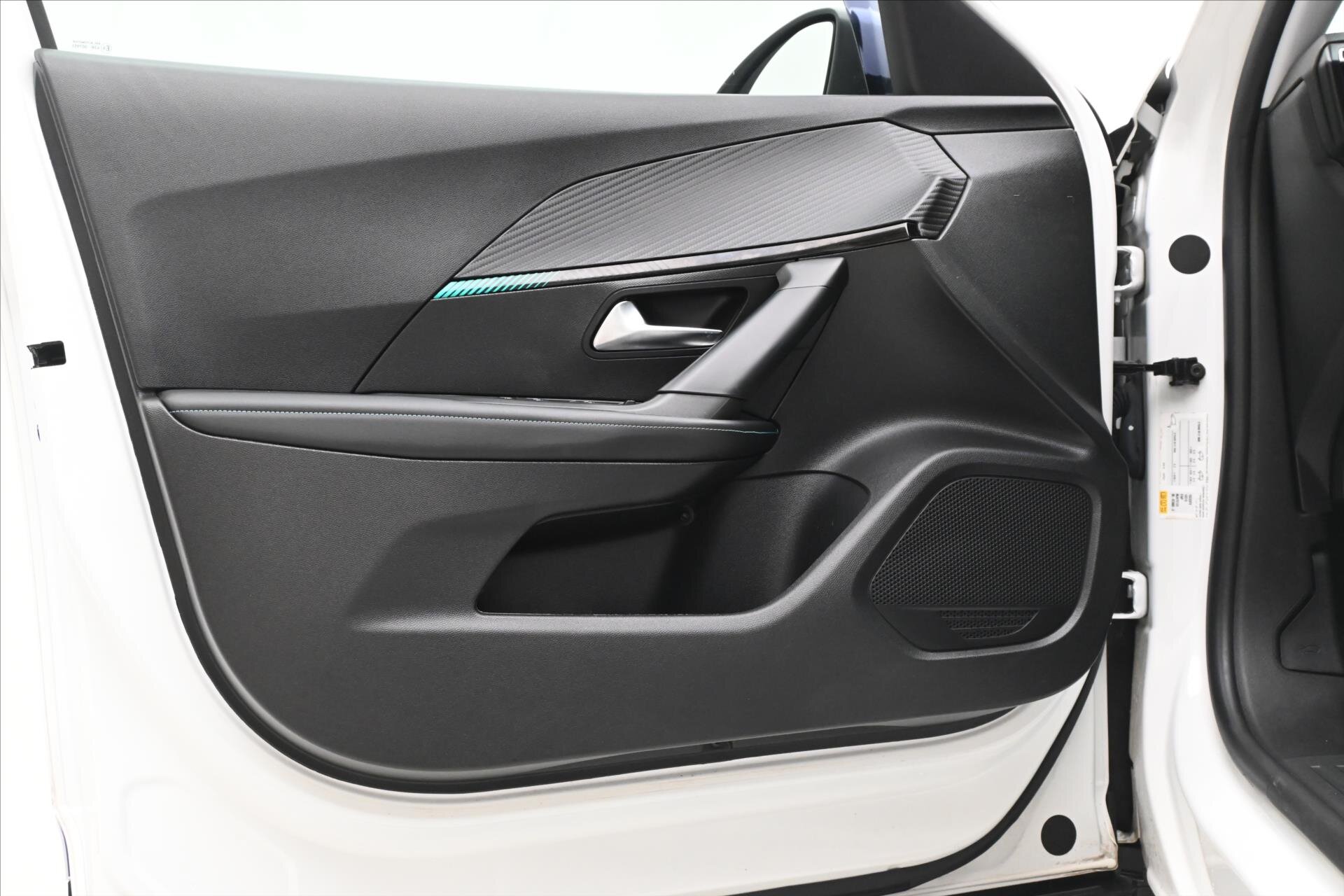 Peugeot 2008 SUV / Terénní 1,5 l 81 kw