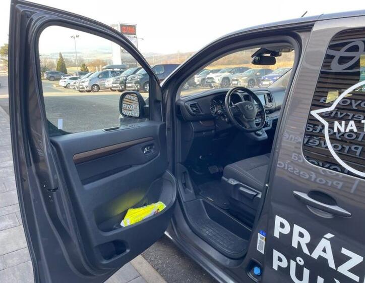 Toyota ProAce Verso 32