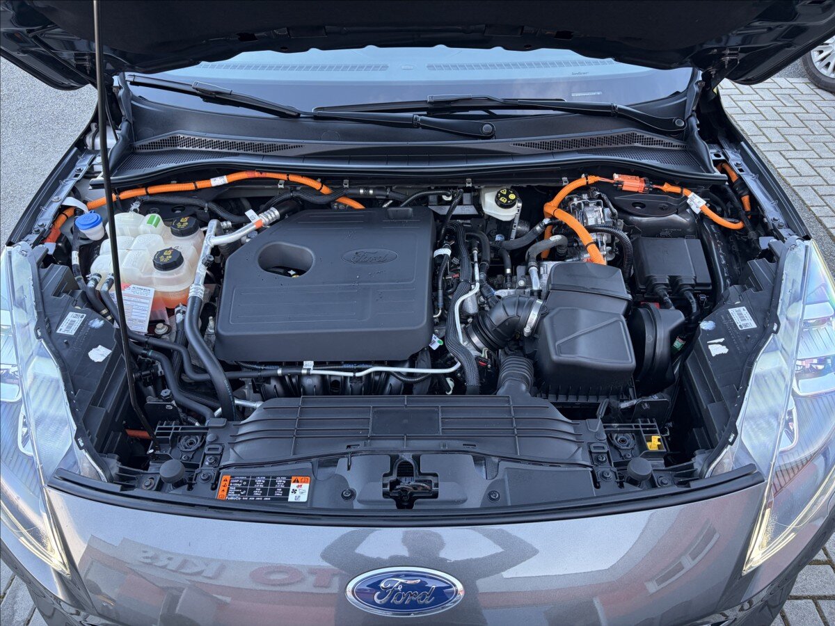 Ford Kuga SUV / Terénní 2,5 l 165 kw