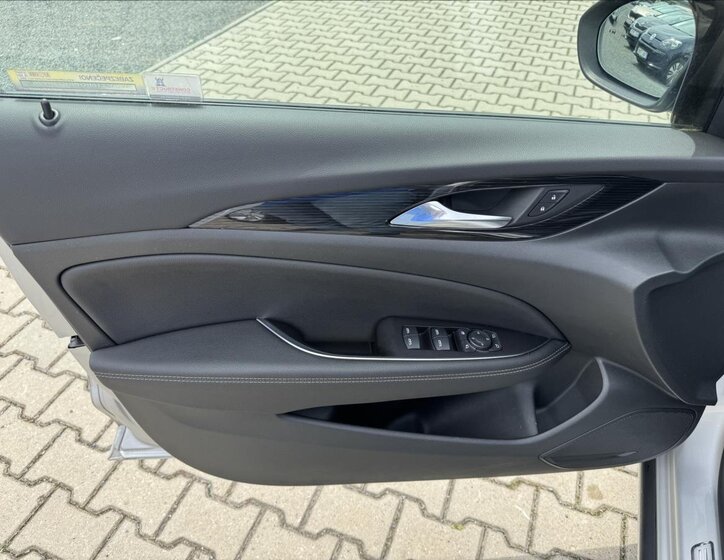 Opel Insignia Liftback 2,0 l 125 kw