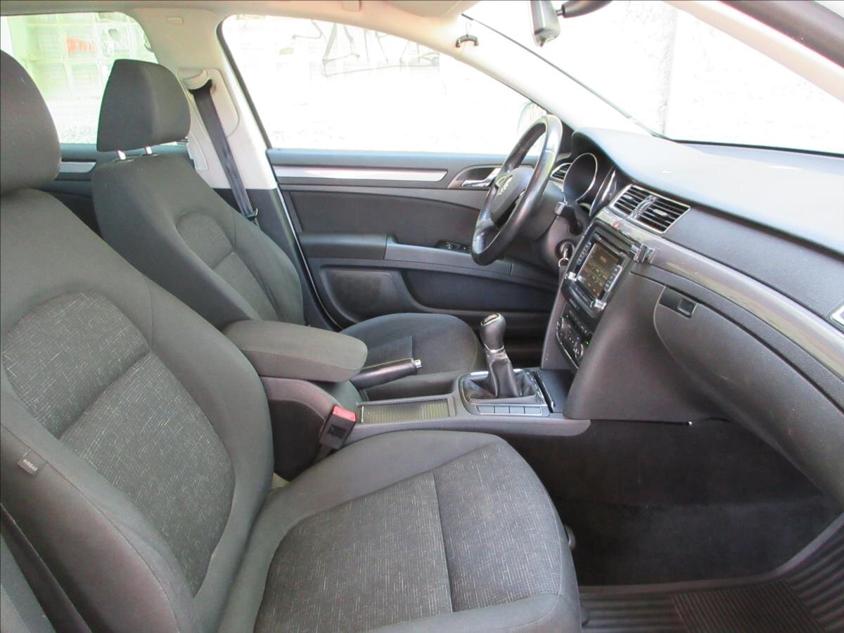 Škoda Superb Sedan / Limuzína 2,0 l 103 kw