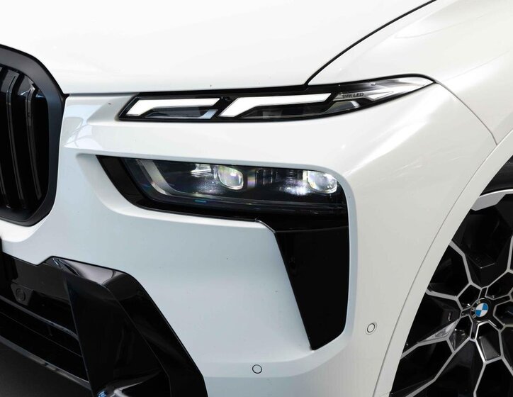 BMW X7 SUV / Terénní 3,0 l 259 kw