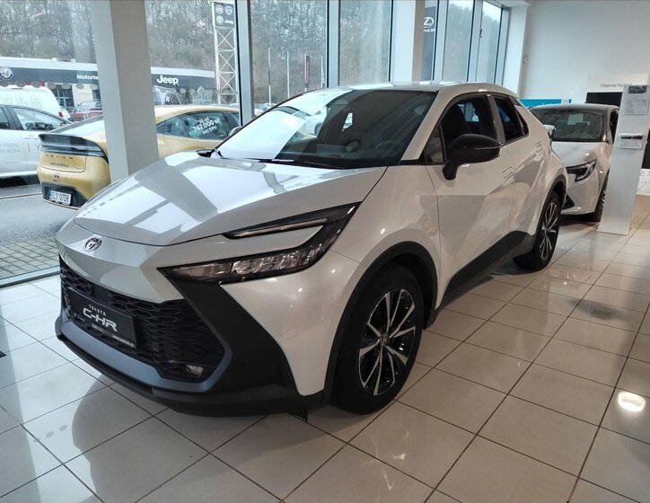 Toyota C-HR CUV / Crossover 0,0 162 kw