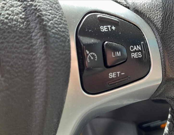 Ford Tourneo Courier MPV 998,0 74 kw