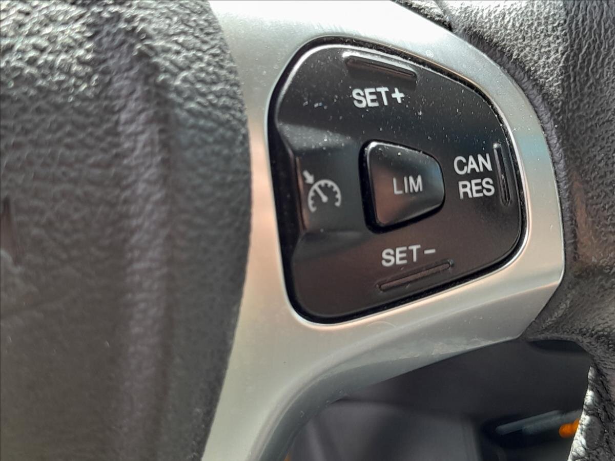 Ford Tourneo Courier MPV 998,0 74 kw