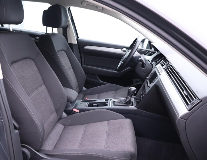 Volkswagen Passat Kombi 2,0 l 110 kw