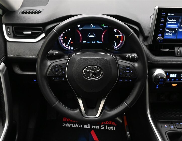 Toyota RAV4 SUV 2,0 l 129 kw