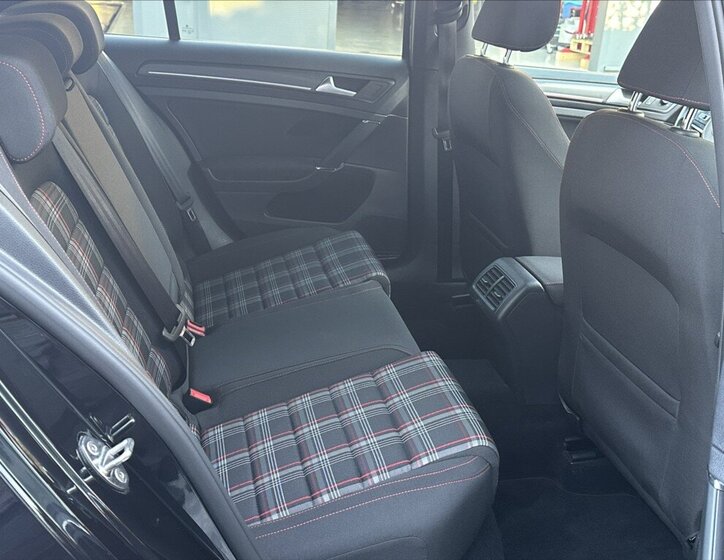 Volkswagen Golf Hatchback 2,0 l 180 kw