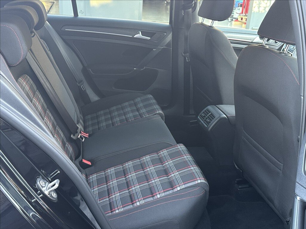 Volkswagen Golf Hatchback 2,0 l 180 kw