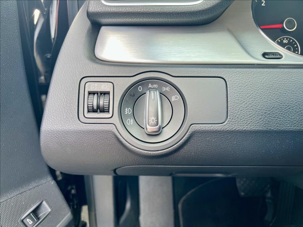 Volkswagen Passat Kombi 2,0 l 103 kw