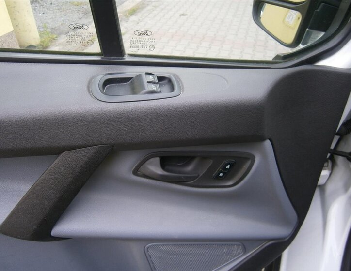 Ford Transit Custom Kombi 2,2 l 74 kw