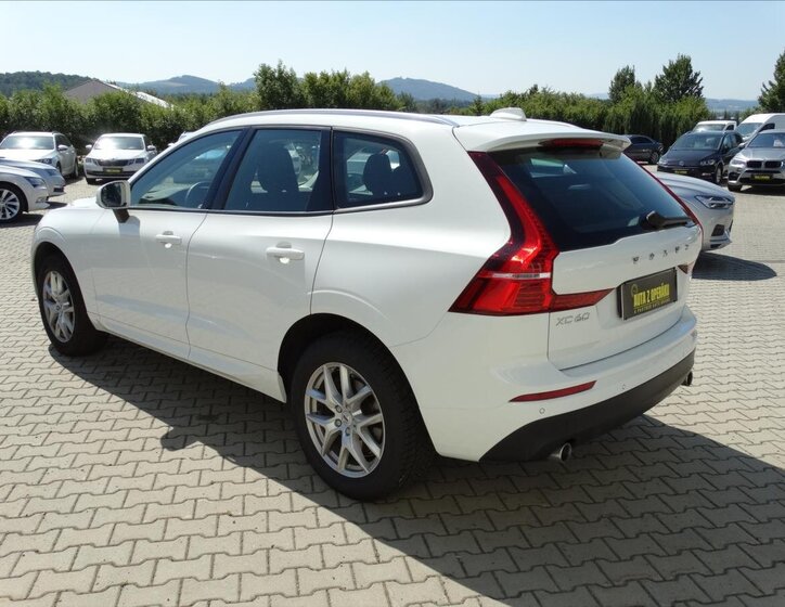 Volvo XC60 SUV / Terénní 2,0 l 110 kw