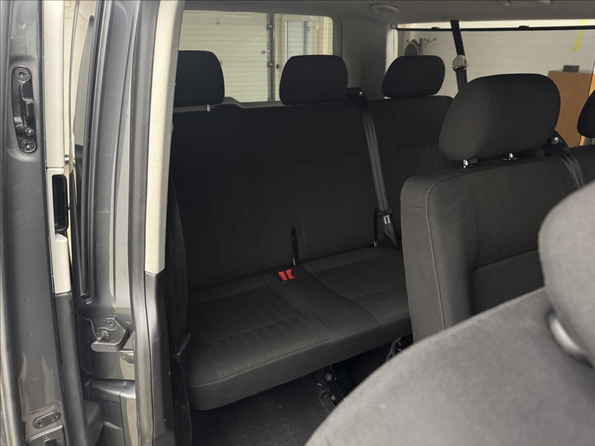 Volkswagen Caravelle Kombi 2,0 l 110 kw