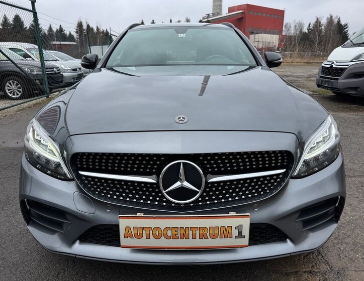 Mercedes-Benz Třídy C Kombi 2,2 l 143 kw