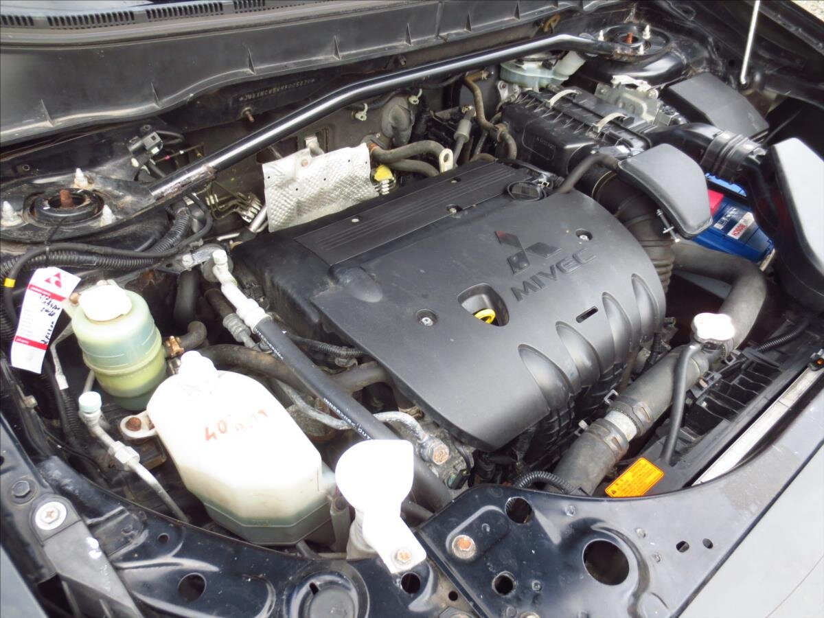 Mitsubishi Outlander SUV / Terénní 2,4 l 125 kw