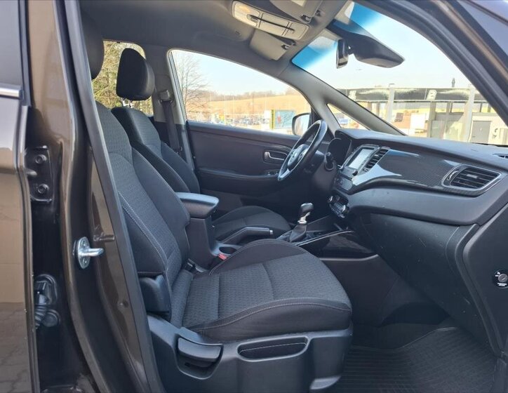 KIA Carens Kombi 1,7 l 104 kw