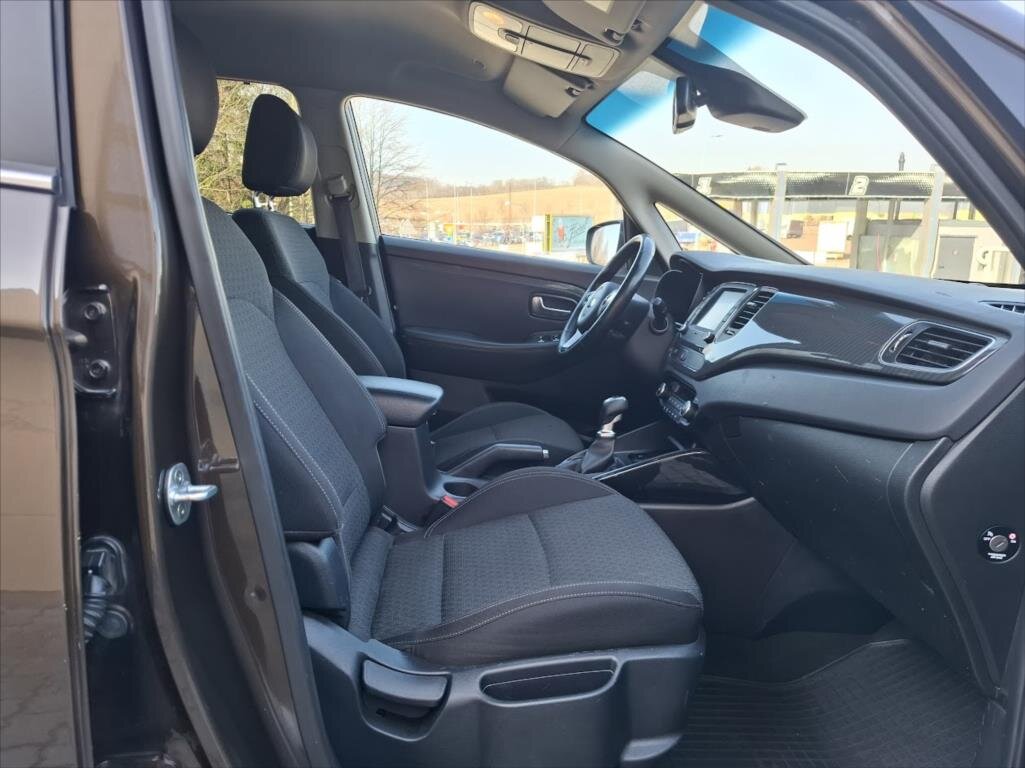 KIA Carens Kombi 1,7 l 104 kw