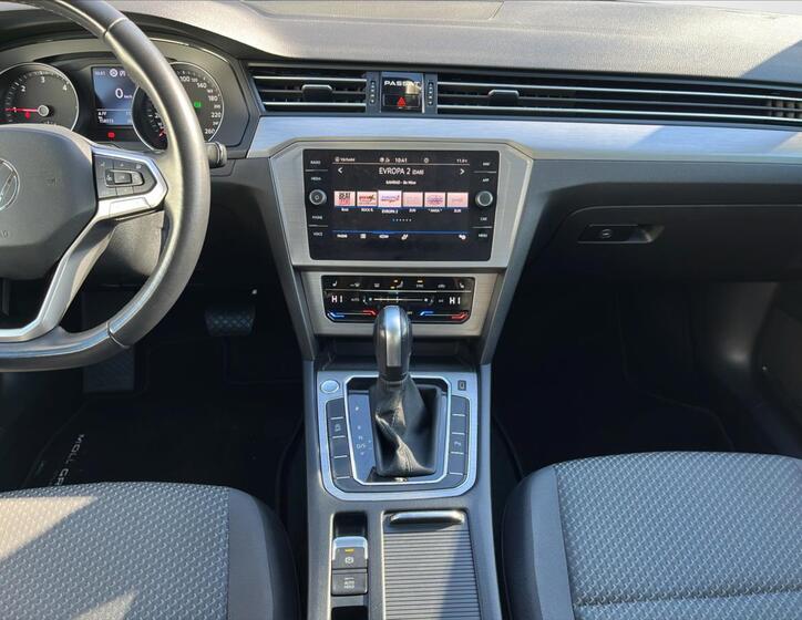 Volkswagen Passat 10