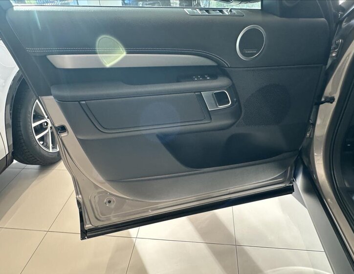 Land Rover Discovery SUV 3,0 l 257 kw