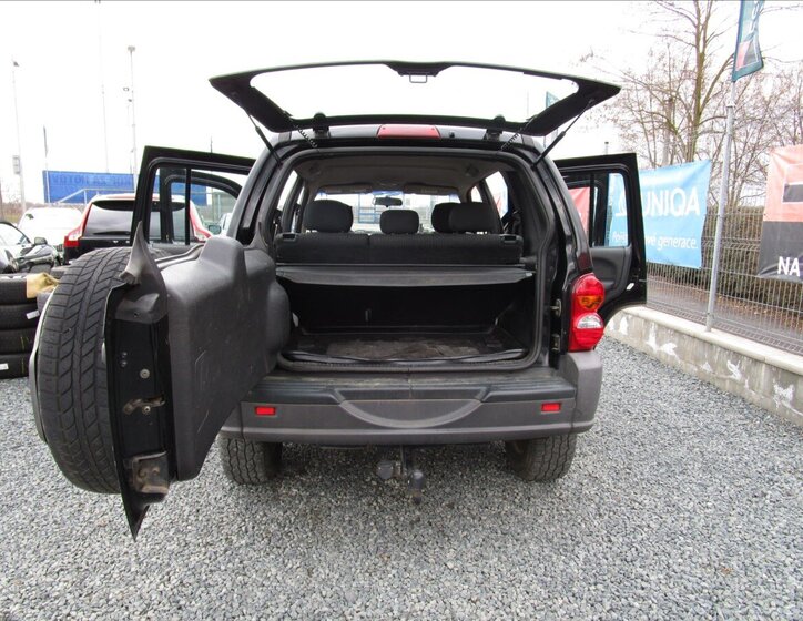 Jeep Cherokee Kombi 2,5 l 105 kw