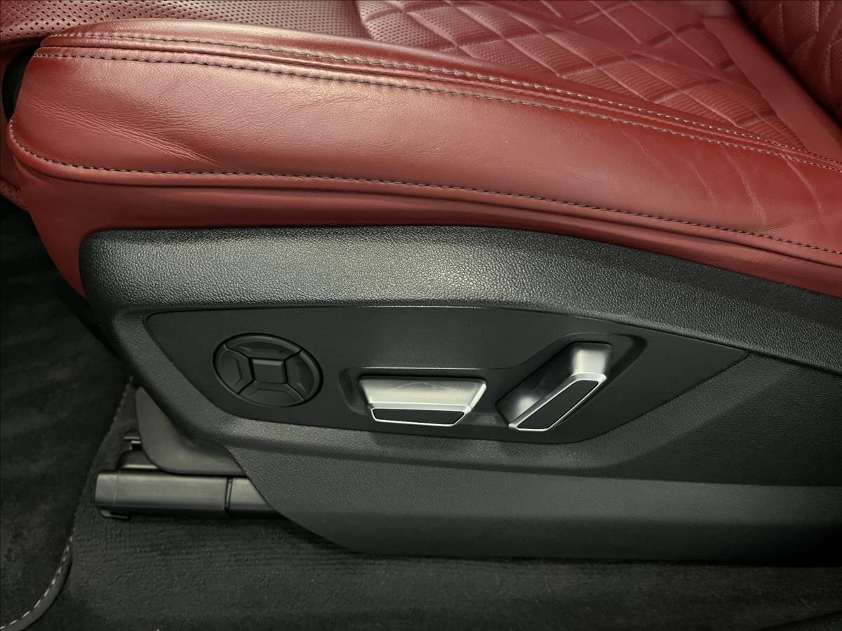 Audi SQ8 SUV 4,0 l 373 kw