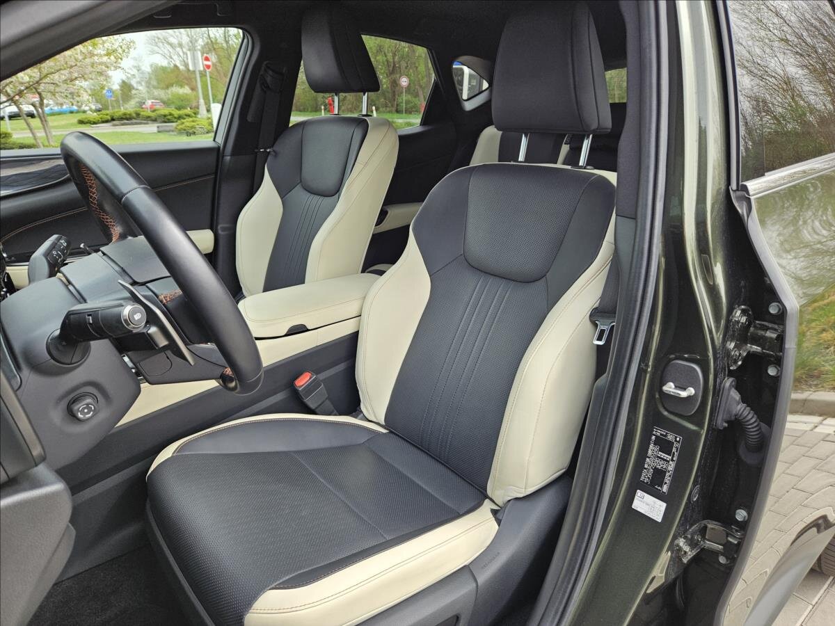 Lexus NX 450h plus SUV / Terénní 2,5 l 227 kw
