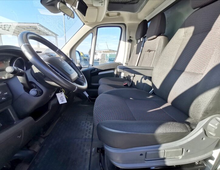 Peugeot Boxer Valník 2,2 l 121 kw