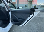 Tesla Model 3 Sedan / Limuzína 0,0 208 kw