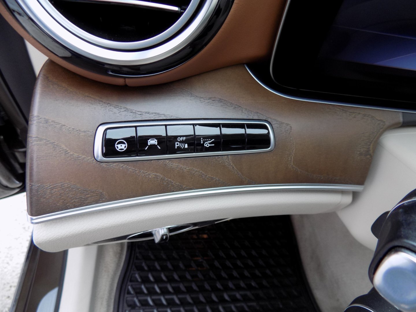 Mercedes-Benz Třídy E Sedan 2,0 l 143 kw