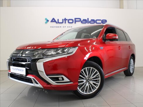 Mitsubishi Outlander SUV / Terénní 2,4 l 165 kw