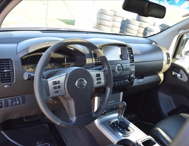 Nissan Navara Pick-up 3,0 l 170 kw