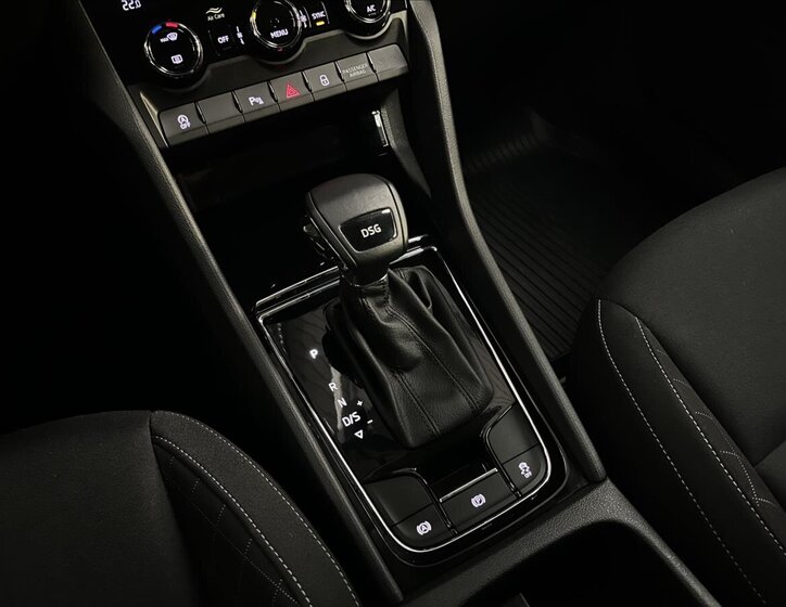 Škoda Karoq SUV / Terénní 1,5 l 110 kw