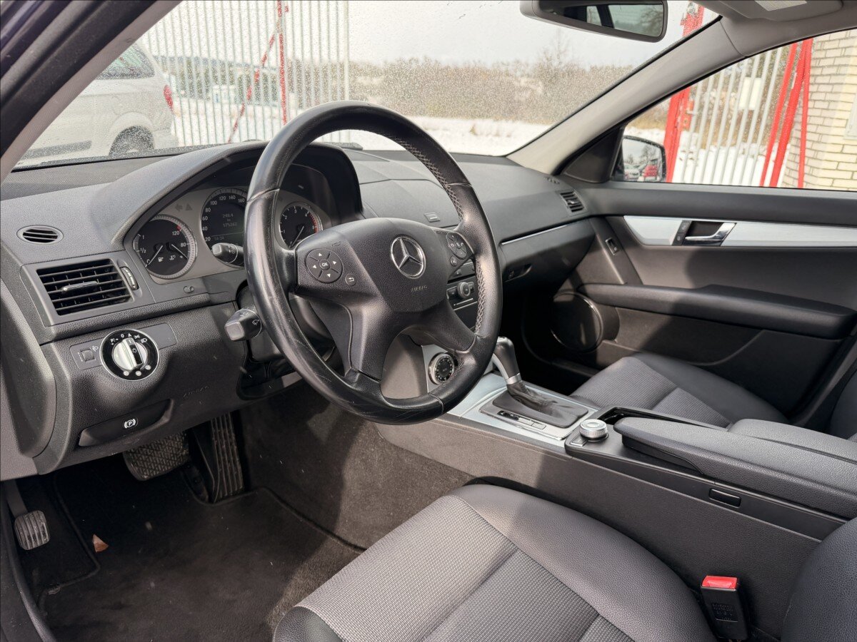 Mercedes-Benz Třídy C Kombi 2,1 l 125 kw
