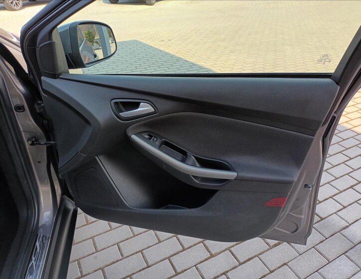 Ford Focus Kombi 998,0 92 kw